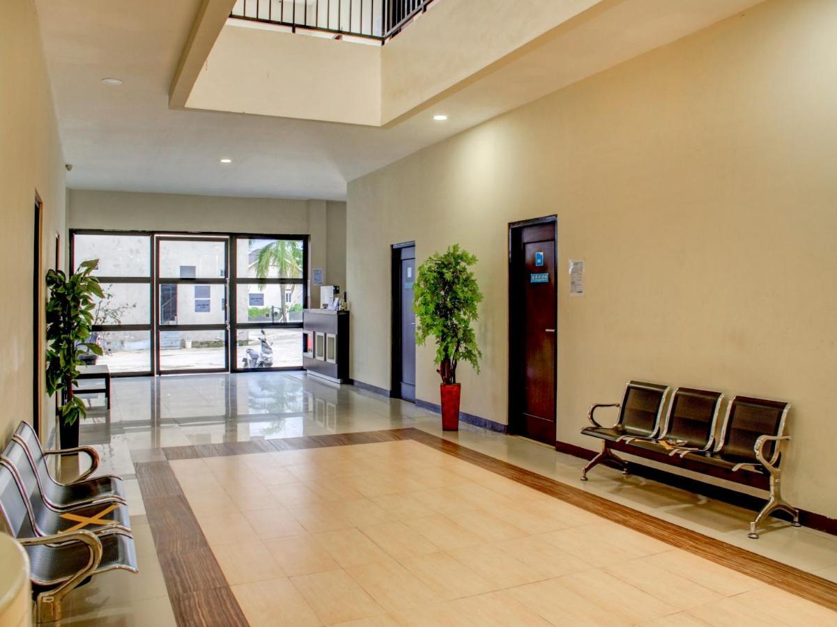 Oyo 90162 Remboelan Guest House Sungai Lutus Экстерьер фото