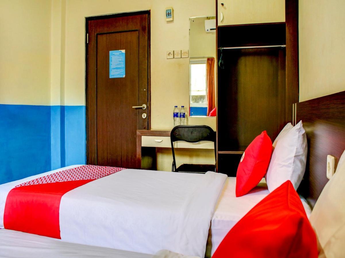 Oyo 90162 Remboelan Guest House Sungai Lutus Экстерьер фото
