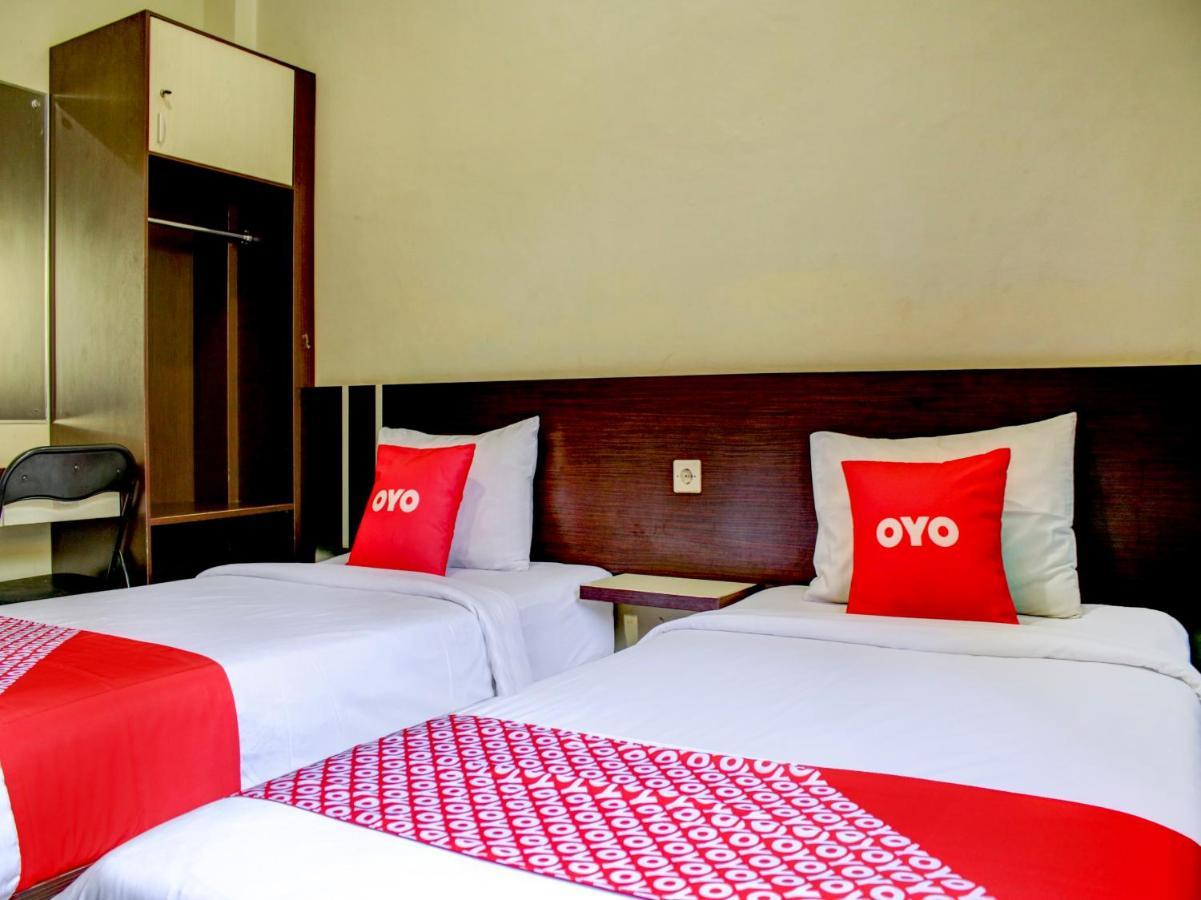 Oyo 90162 Remboelan Guest House Sungai Lutus Экстерьер фото